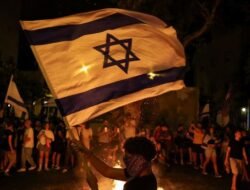 Demo Meluas, Warga Israel Ngamuk, Netanyahu Cemas