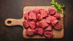 7 Tips Makan Daging Kurban dengan Aman, Menurut Ahli Gizi